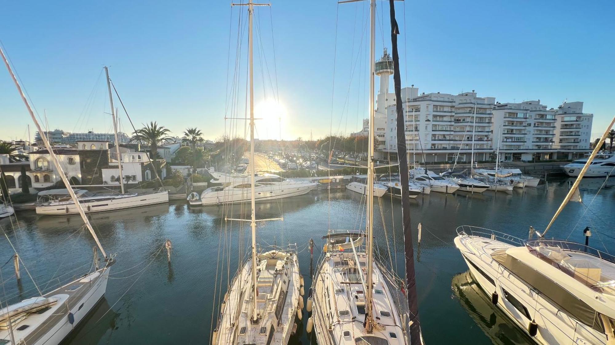 Estudio Frente Al Canal Con Terraza Empuriabrava Exteriér fotografie